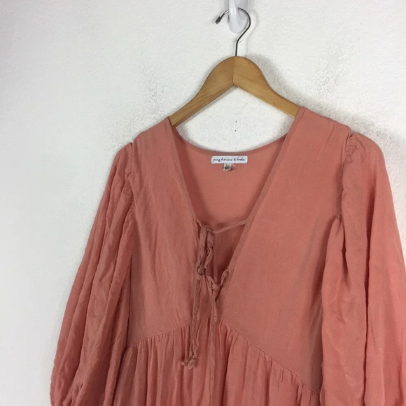 Young Fabulous & Broke Dawn Coral Tiered Oversized Midi Dress Medium - Picture 7 of 16